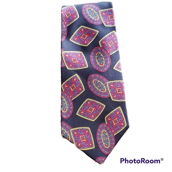 Executive Boston Tie - Picture 1 of 3